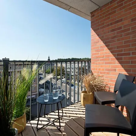 Chic Designer With Original Art And Old Town View Apartament *