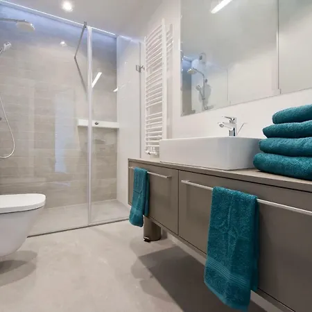 Chic Designer With Original Art And Old Town View Apartament Gdańsk